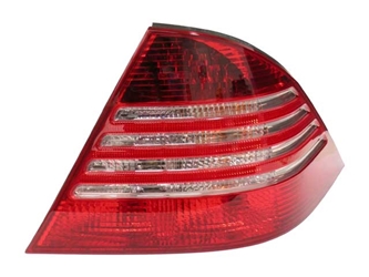 2208200864 Ulo Tail Light; Right Assembly