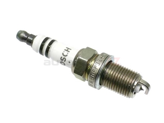 7422 Bosch Platinum Spark Plug; Standard Electrode; OE Plug
